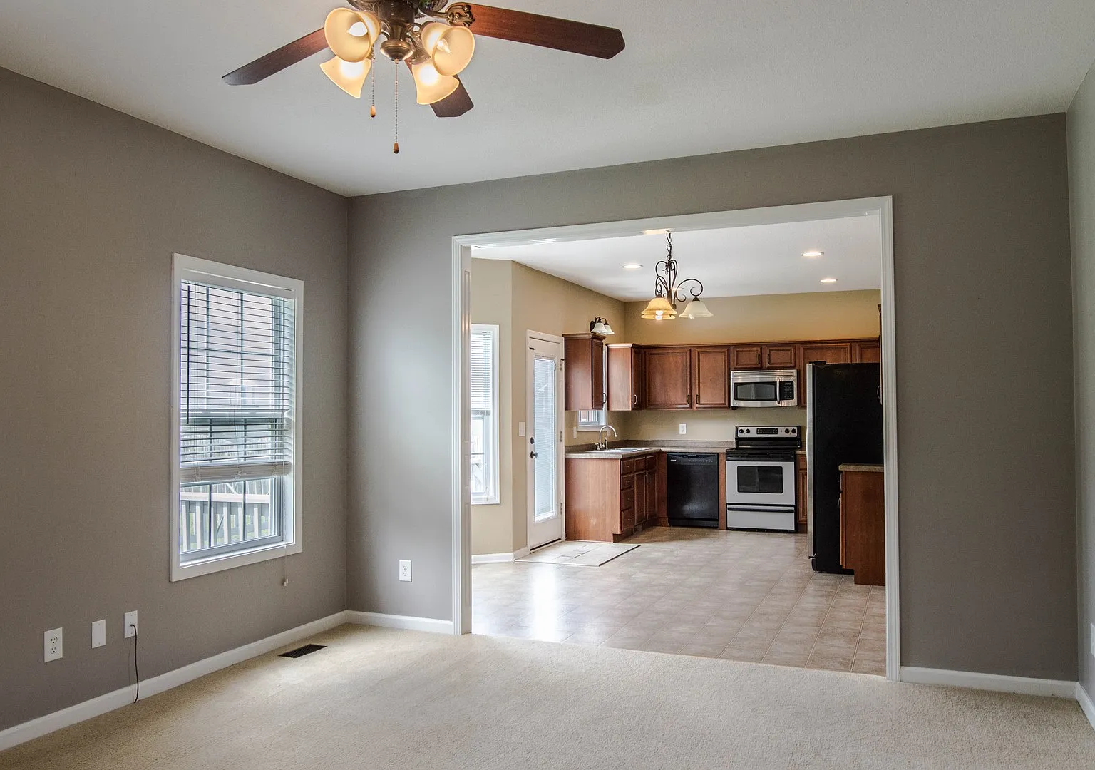Four Bedroom in Timber Springs! — Photo 4
