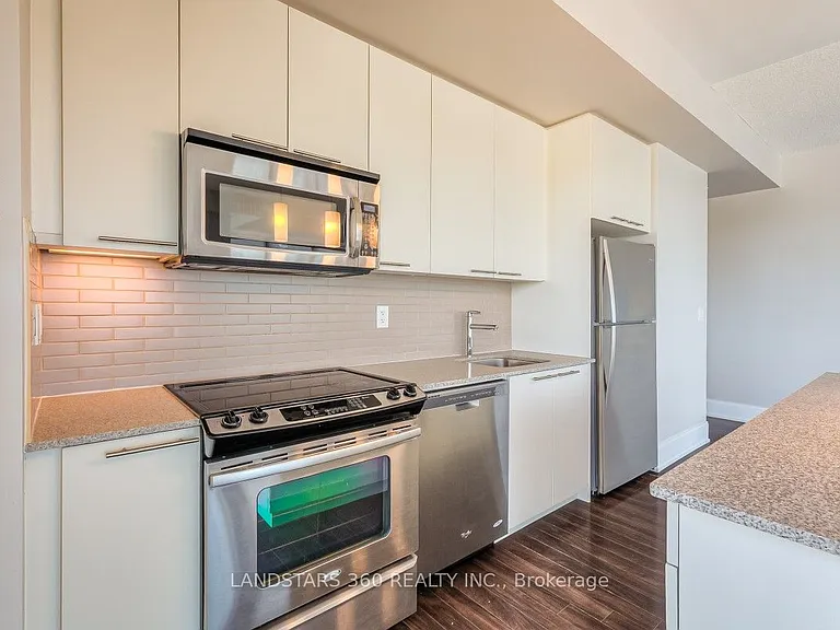 70 Roehampton Ave #2120 — Photo 11