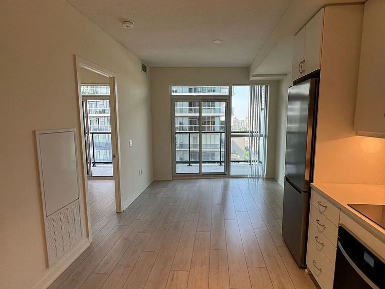 38 Annie Craig Dr #1606 — Photo 1