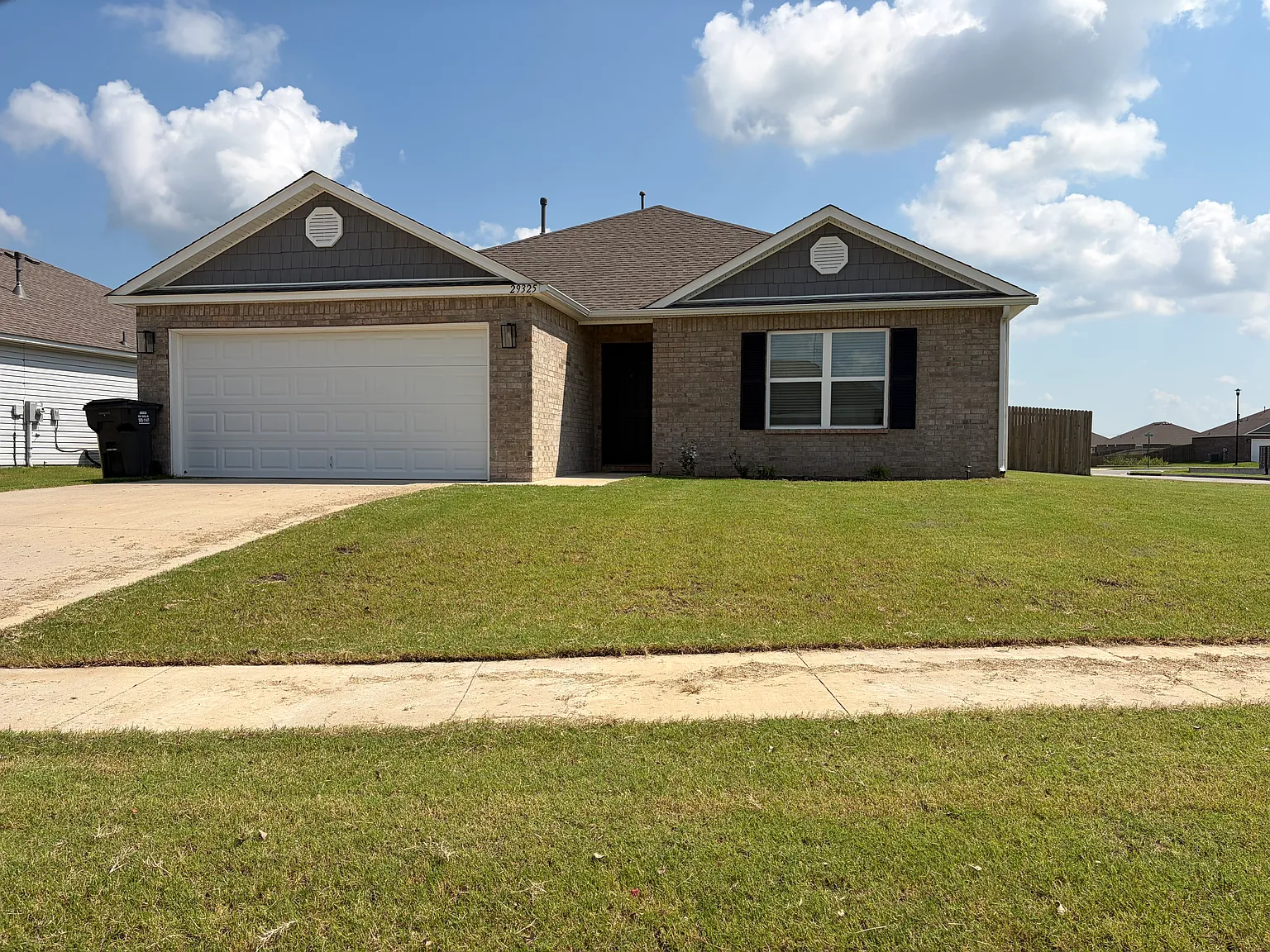 3 bed, 1577 sqft, $2,000 — Photo 1