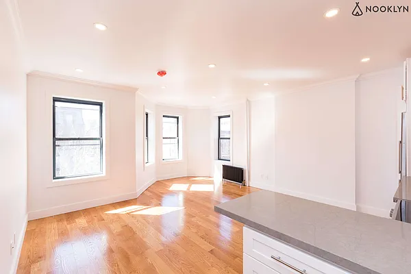 Rented by Nooklyn NYC LLC | media 52
