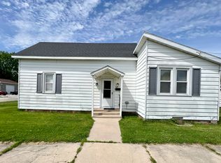 635 S 17th St, Elwood, IN 46036