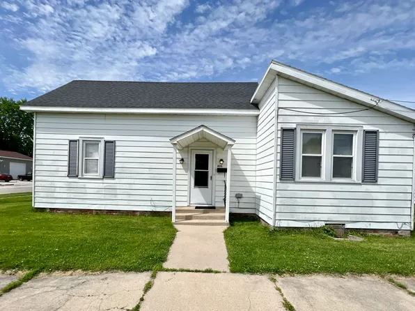 635 S 17th St, Elwood, IN 46036