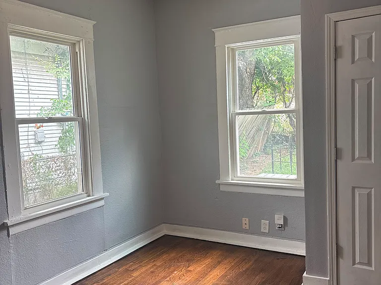 3823 Highland Ave — Photo 6