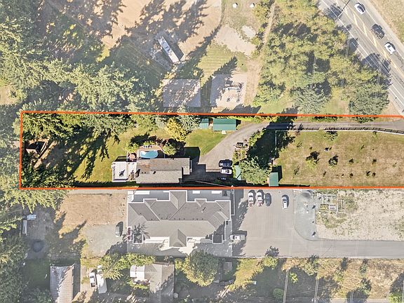 3rd image of 3164 Old Clayburn Rd