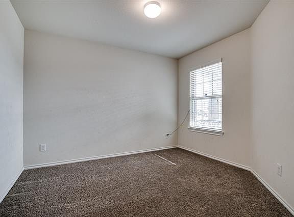 4th image of 415 Shiplap Ln