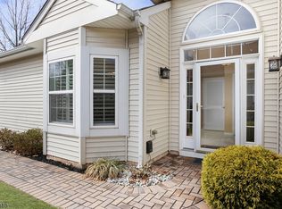 49 Renaissance Blvd, Somerset, NJ 08873