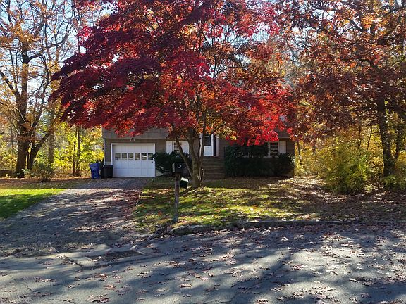 2nd image of 33 Deepwood Ln
