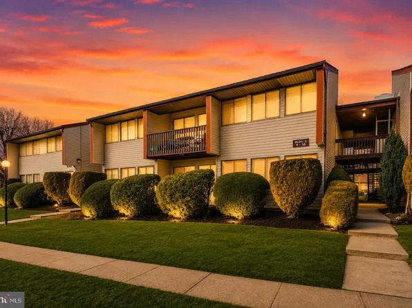 9 E Avon Dr, Hightstown, NJ 08520