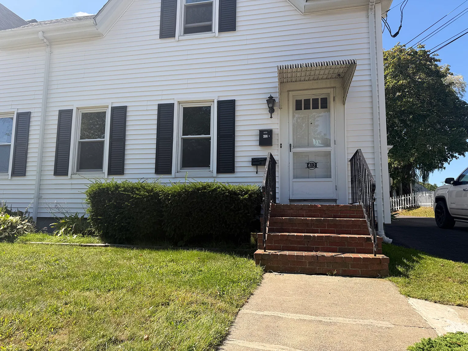 2 bed, 700 sqft, $2,600 — Photo 2