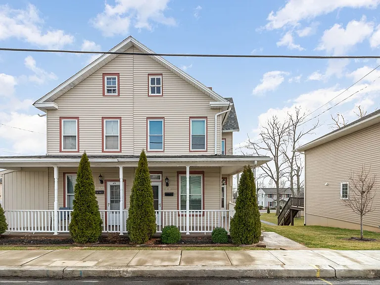 668 Main St — Photo 1