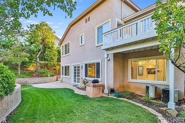 5 bed, 3639 sqft, $5,795 — Photo 2