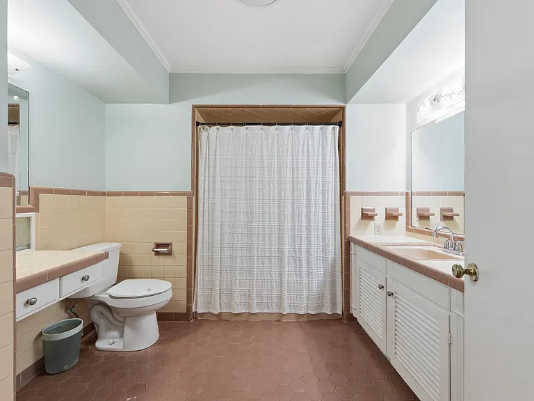 308 Brentwood Blvd — Photo 15