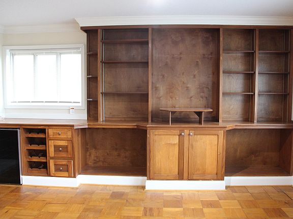 4th image of 1415 N Oak St APT 204