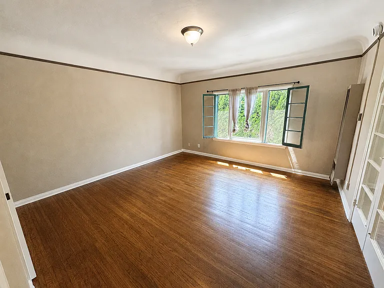 1237 E Santa Clara St — Photo 11