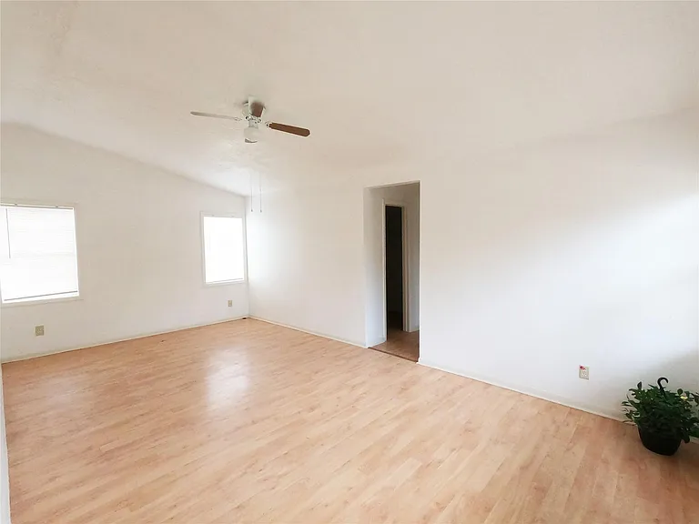 5231 Beechnut St — Photo 16