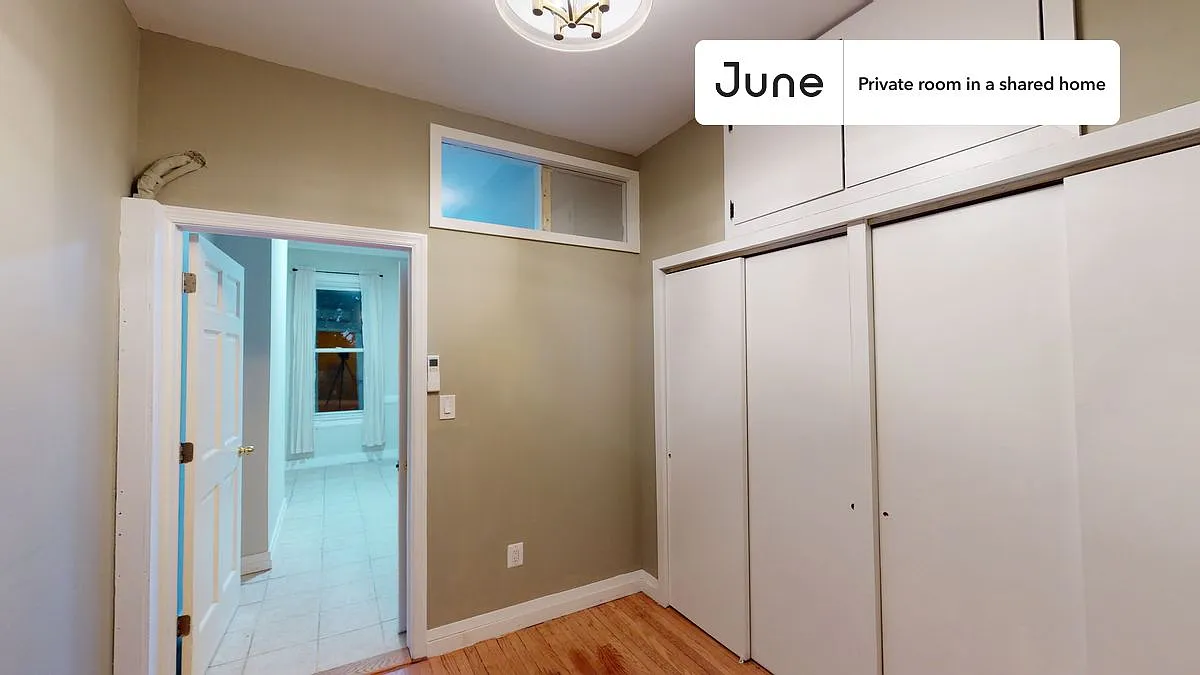 Full bedroom in 5 bed/2 bath home in Sunset Park #586 F — Photo 3