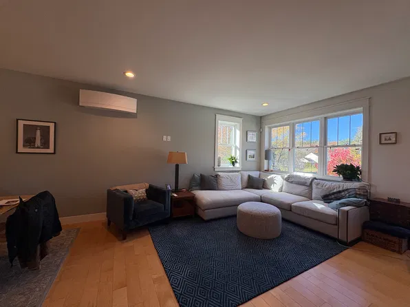 95 Barrett St #14, Northampton, MA 01060