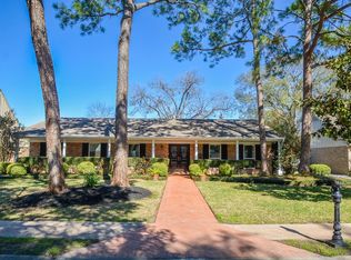 10610 Burgoyne Rd, Houston, TX 77042