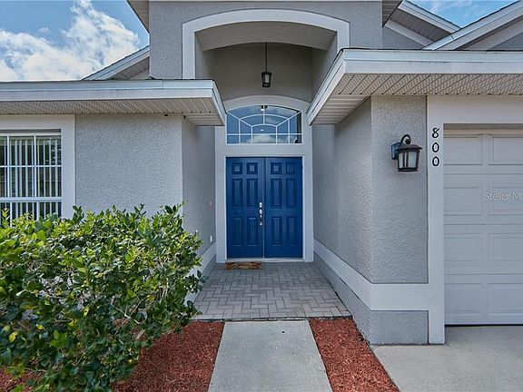 4th image of 800 Woodlark Dr