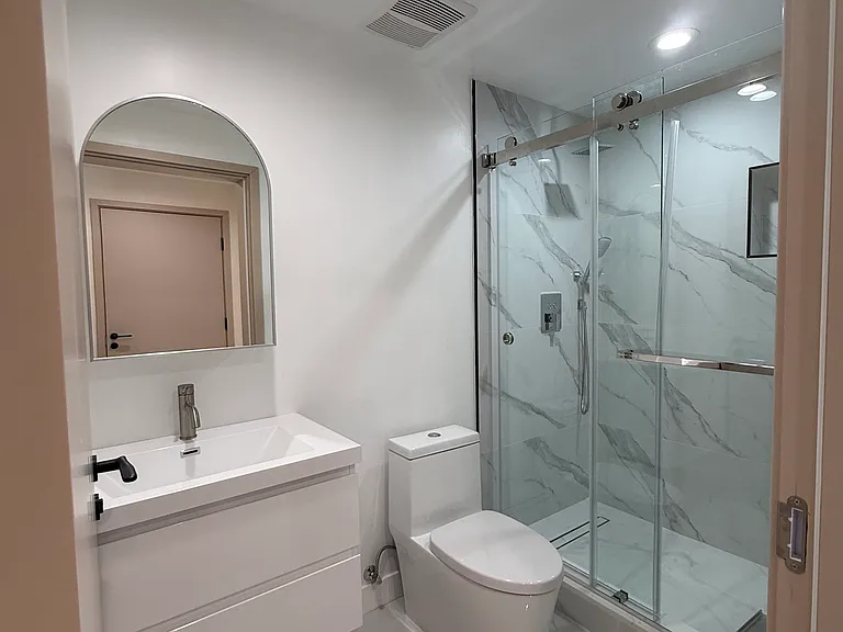 2215 N Naomi St #102 — Photo 10