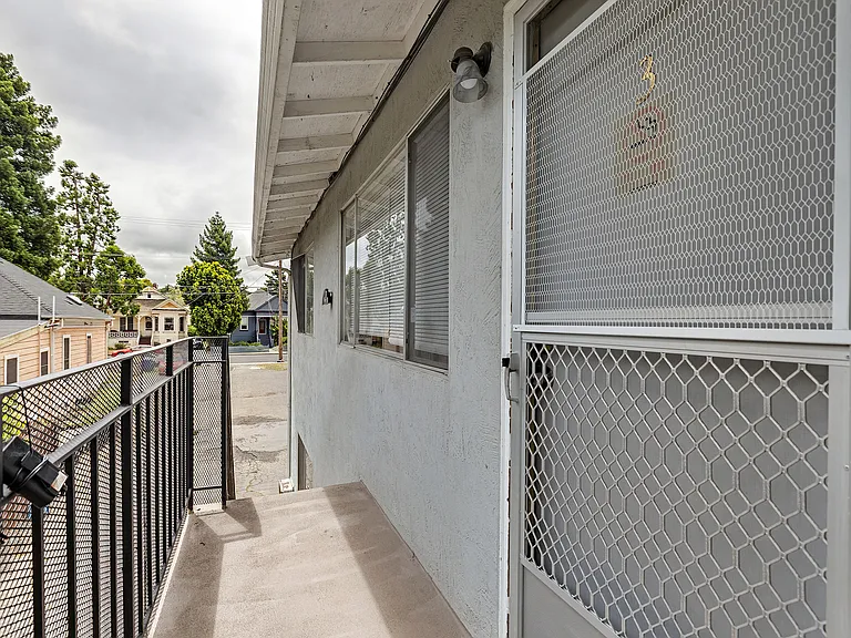 1364 C St #3 — Photo 2