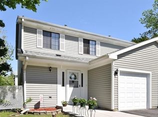 3891 Woodlake Dr, Hanover Park, IL