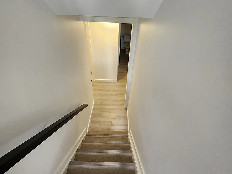4775 Rundlewood Dr NE — Photo 2