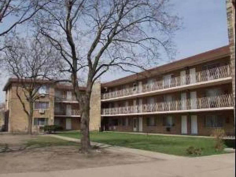 2nd image of 6432 N Ridge Blvd APT 1H