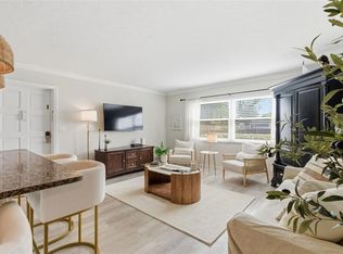 5800 HOLLYWOOD BOULEVARD #214, SARASOTA, FL 34231