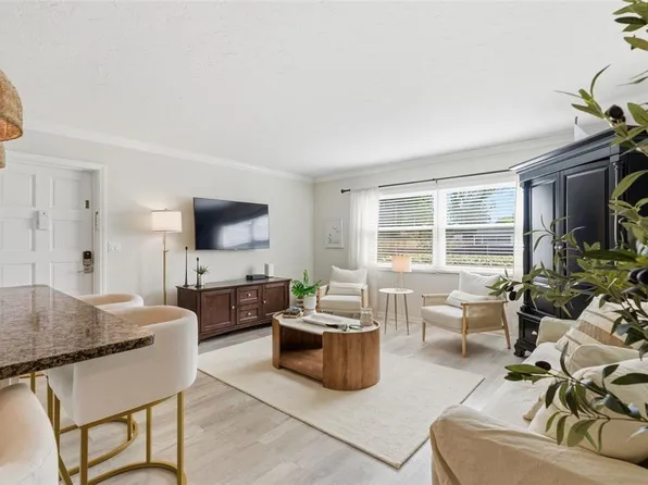 5800 HOLLYWOOD BOULEVARD #214, SARASOTA, FL 34231