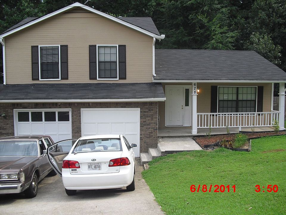 Garage and Storage Space
