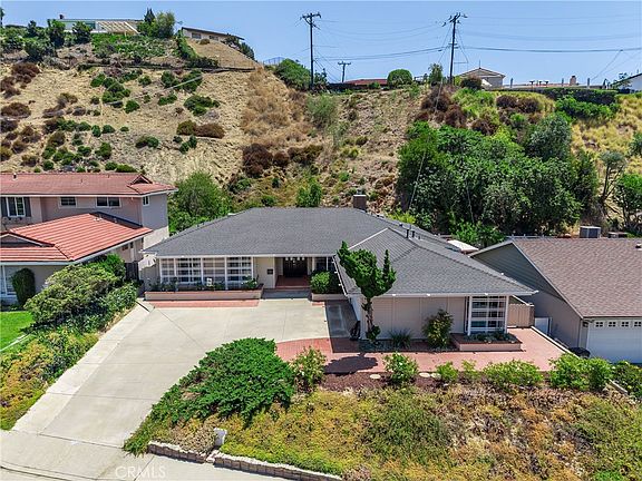 3rd image of 6224 Roundhill Dr