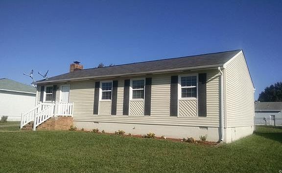 3rd image of 3903 Gloucester Dr