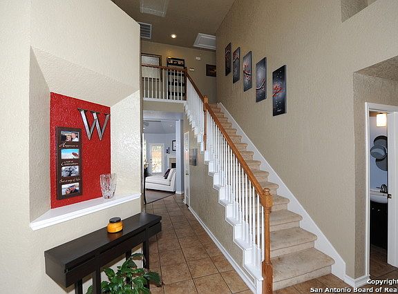 3rd image of 14911 Gateview Dr