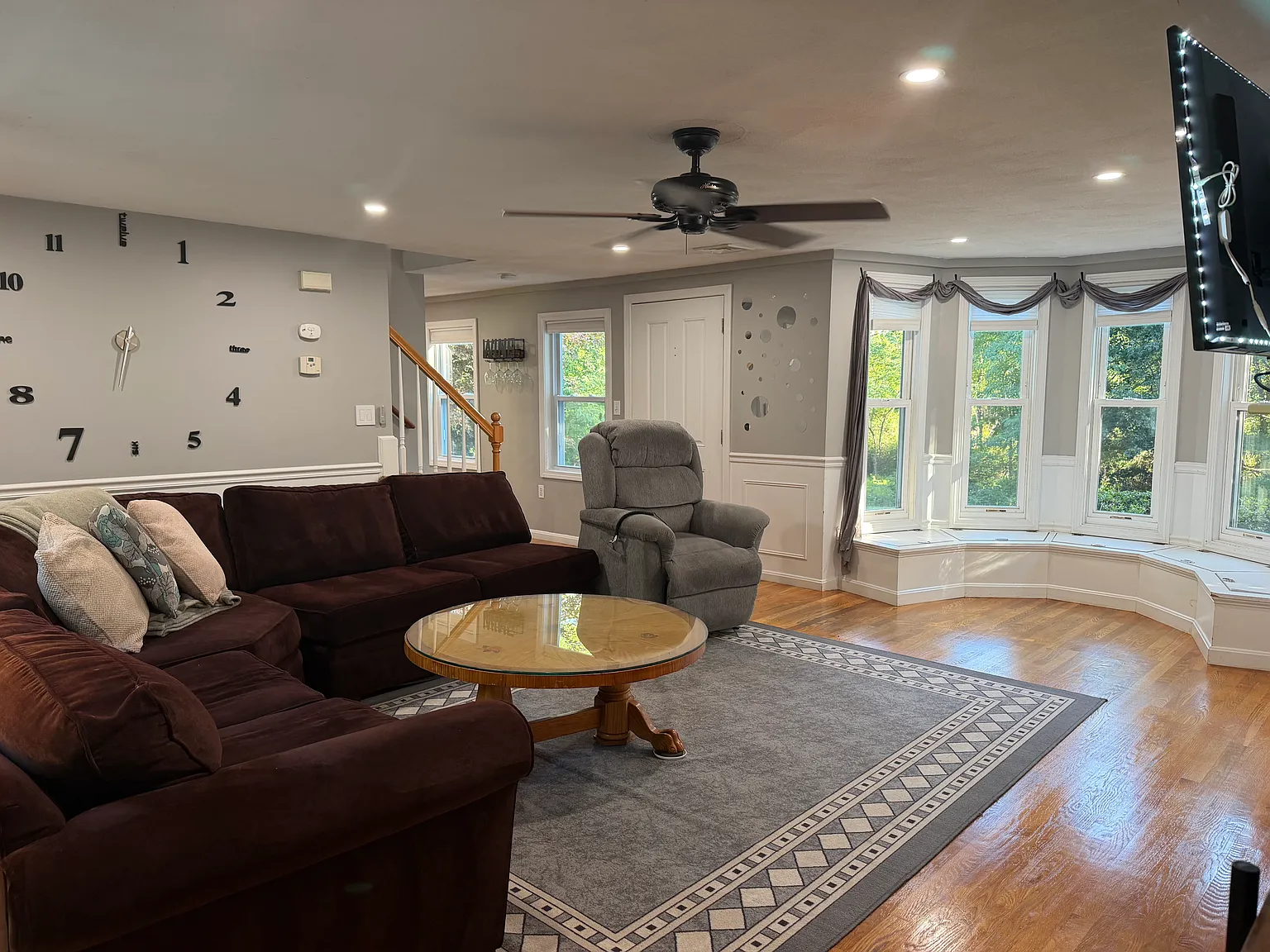 3 bed, 1289 sqft, $3,300 — Photo 3