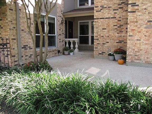 3rd image of 2920 Country Place Cir