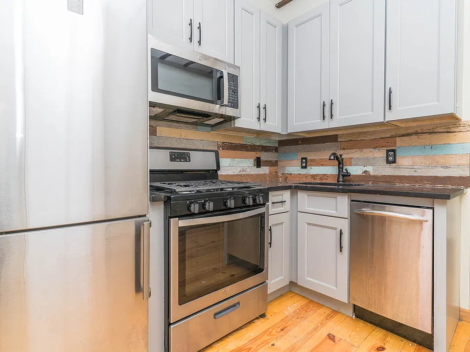 212 Starr St #1L