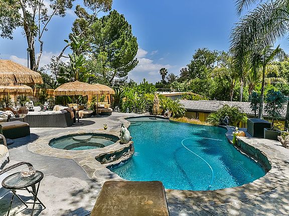 2nd image of 4369 Canoga Ave