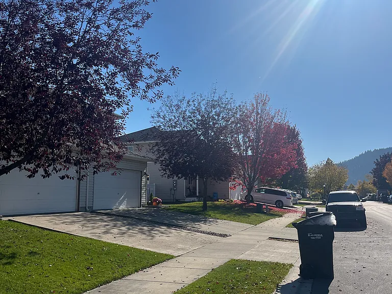 27 Stratford Dr — Photo 13