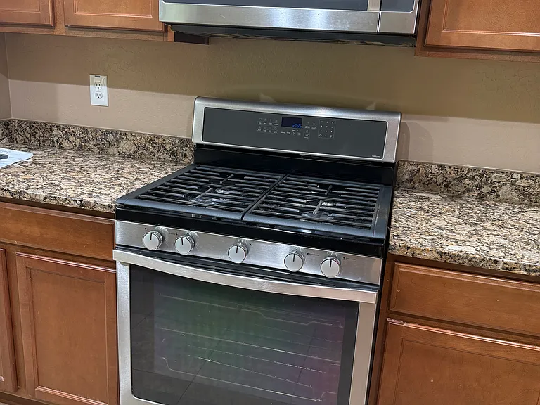 gas range/oven & microwave