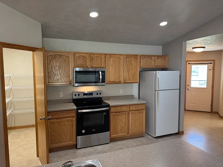 1708 E Main St — Photo 4
