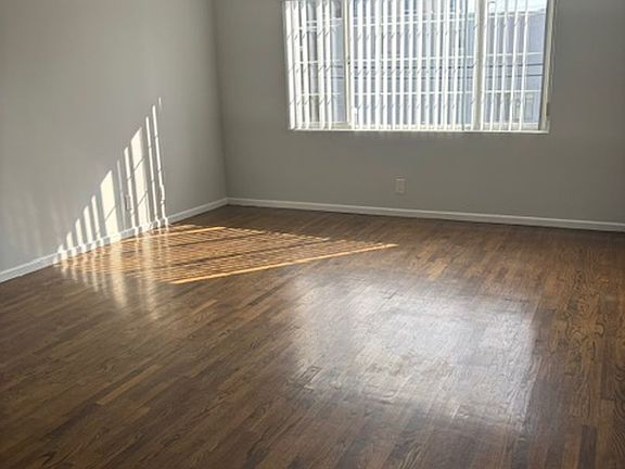 2nd image of 3212 Bagley Ave APT 8