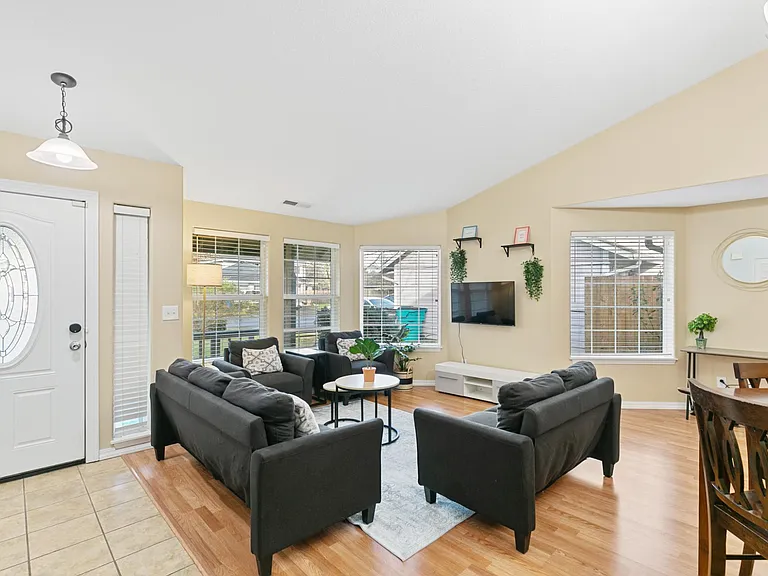 1207 NE 166th Ave — Photo 10