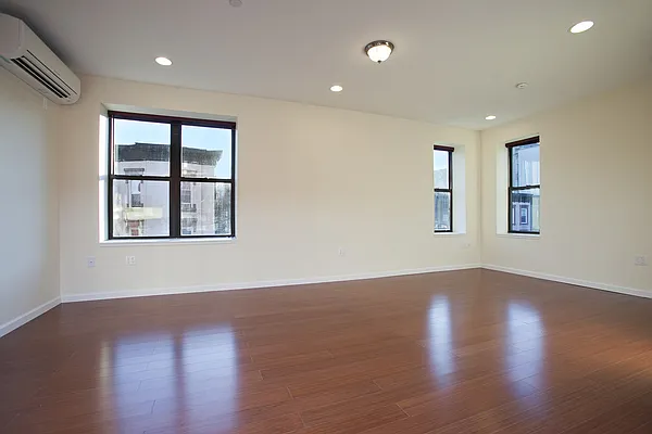 Rented by Pleasant Properties Real Estate LLC | media 7