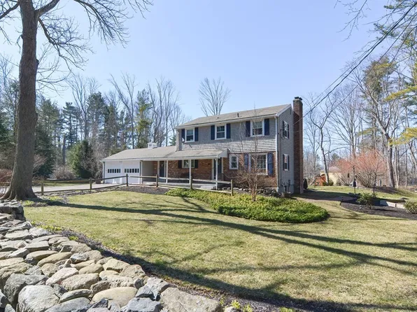 87 Fruit St, Norfolk, MA 02056