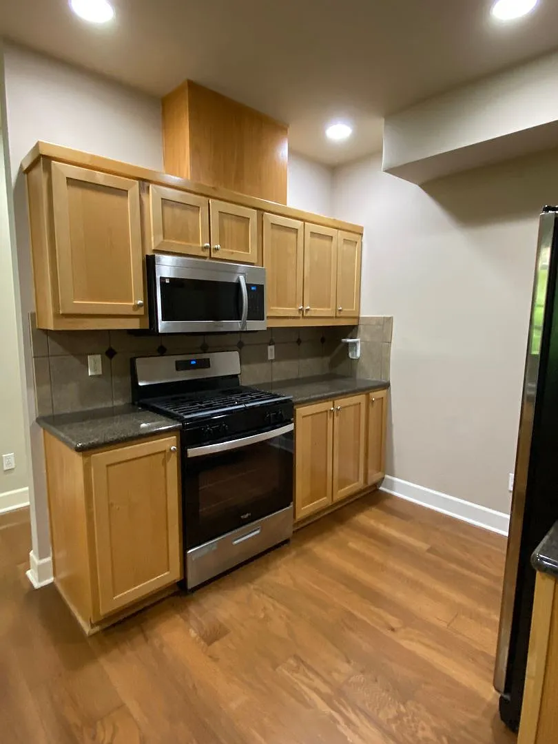 Beautiful Corner Lot Condo — Photo 3
