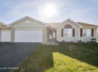 2139 Lafayette Dr, Belvidere, IL 61008