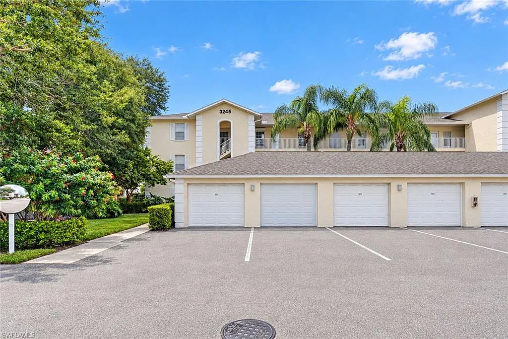 2 bed, 2.0 bath, 1191 sqft, $2,000 — Photo 2