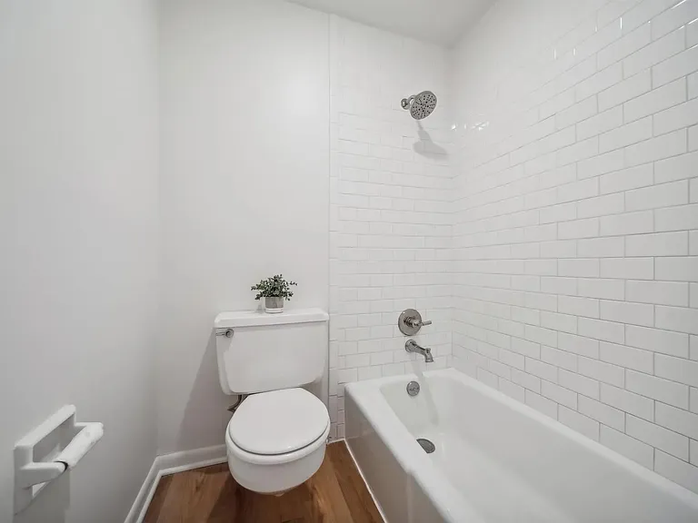 1107 E 45th Pl #14 — Photo 10